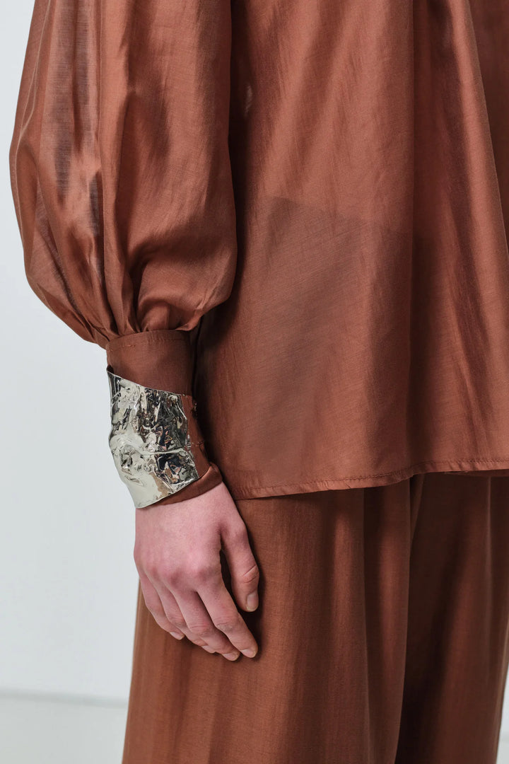 Devotion Twins SATIN brown blouse met ballonmouwen 026.004G