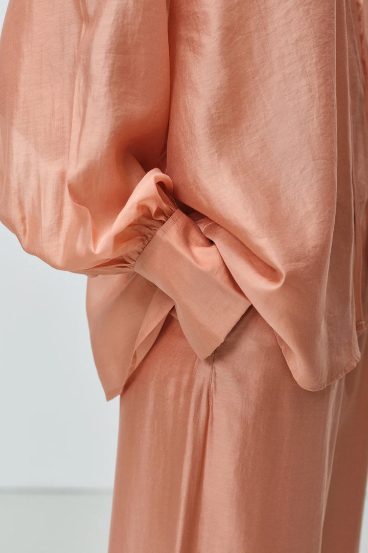 Devotion Twins SATIN powder blouse met ballonmouwen 026.004G