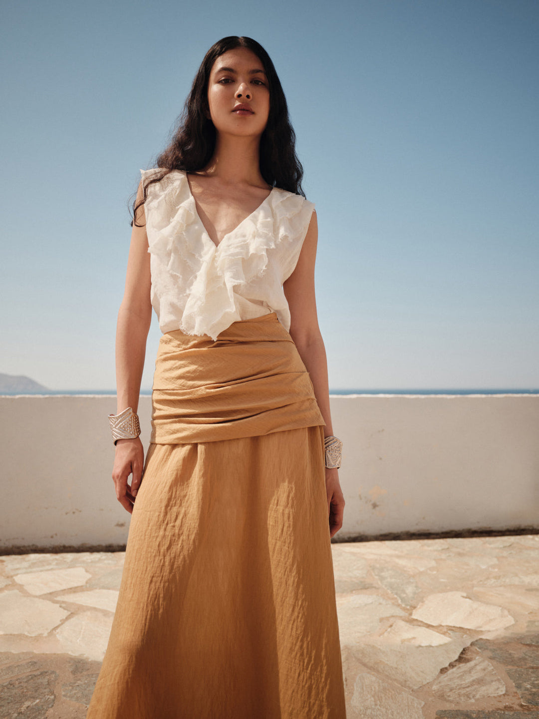 Devotion Twins ELARIA offwhite ramie mouwloze blouse met ruches 026.010G